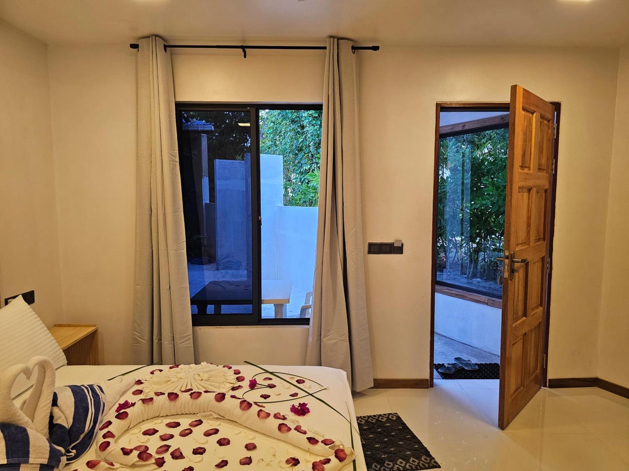 Sunset Beach View Dhangethi Exterior foto