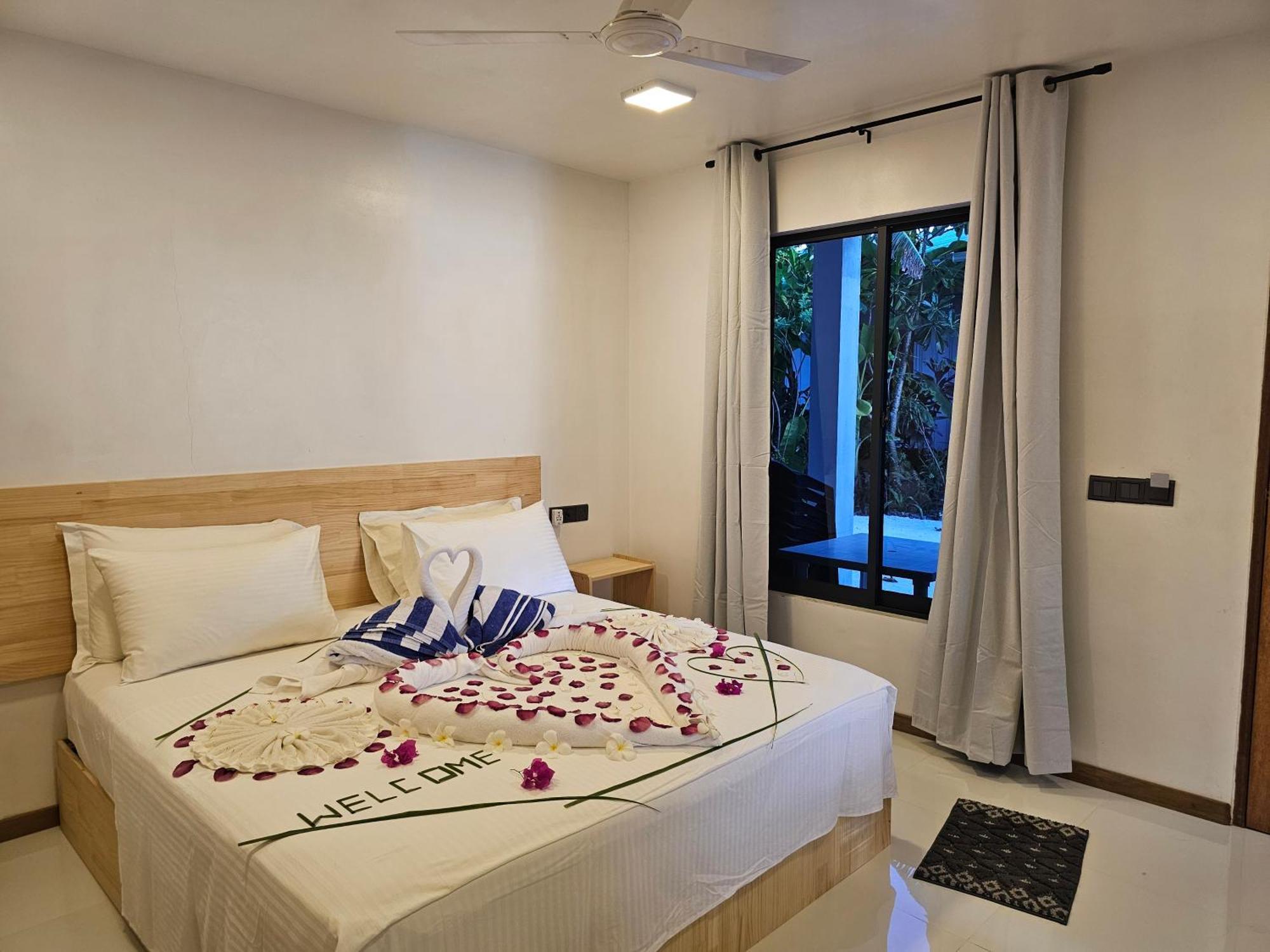 Sunset Beach View Dhangethi Exterior foto