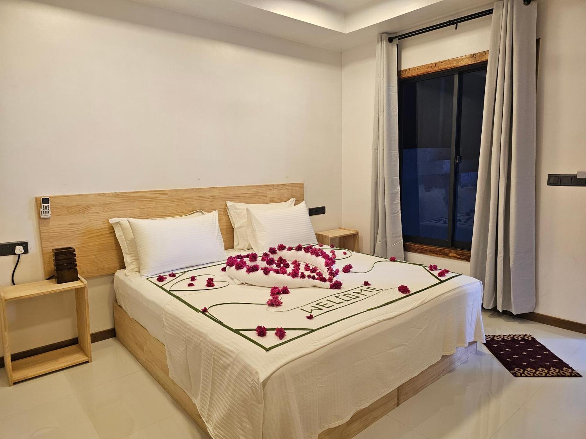 Sunset Beach View Dhangethi Exterior foto
