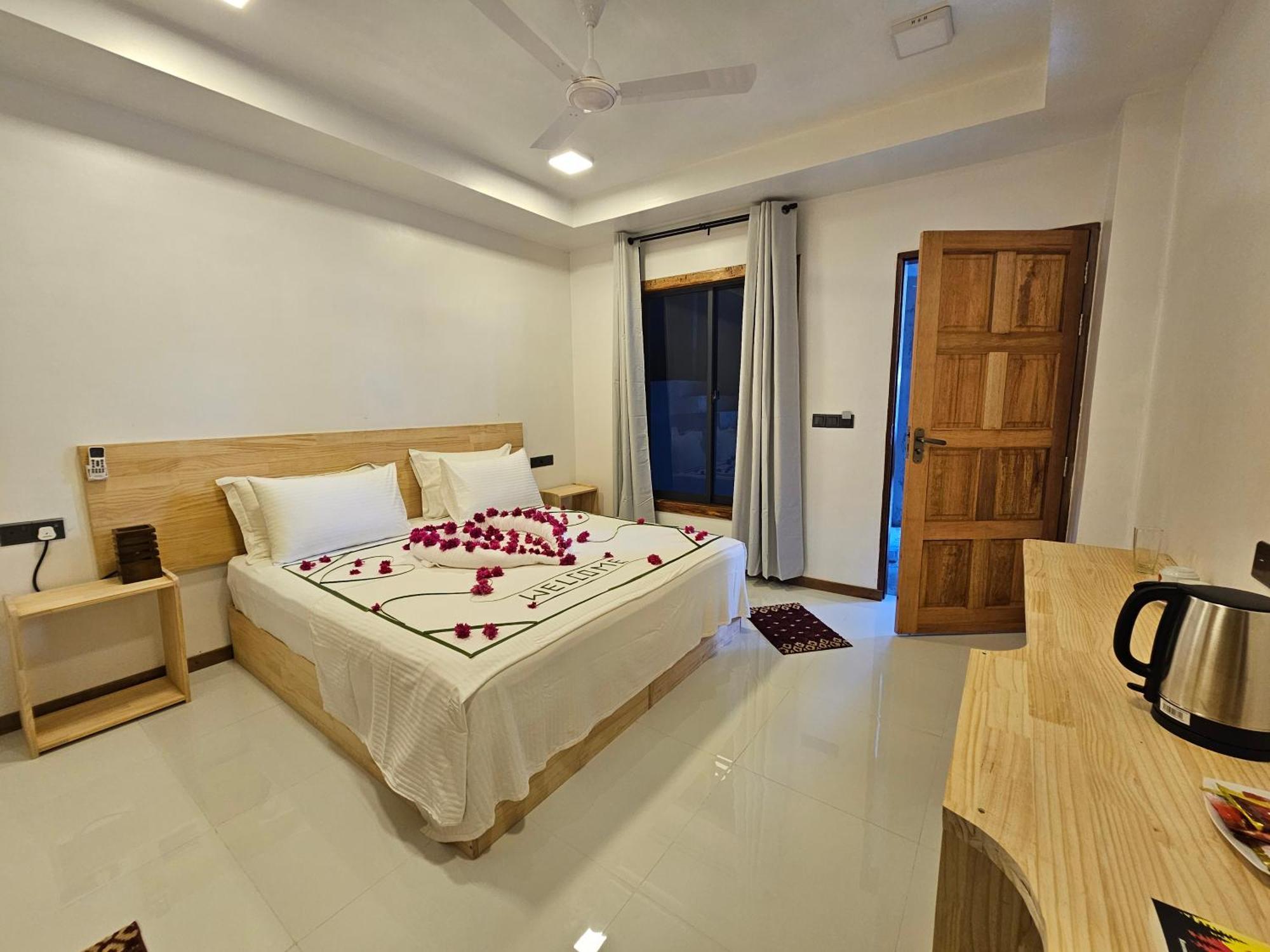 Sunset Beach View Dhangethi Exterior foto